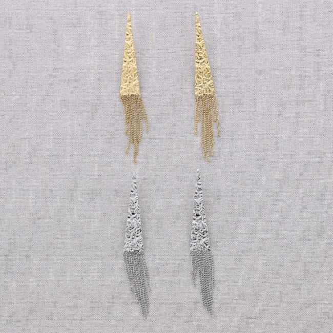 TRIANGULAR STEEL EARRINGS WITH FRINGE
