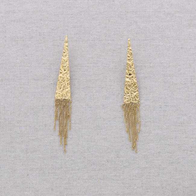 TRIANGULAR STEEL EARRINGS WITH FRINGE