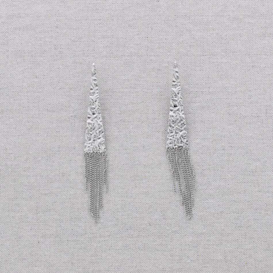 TRIANGULAR STEEL EARRINGS WITH FRINGE