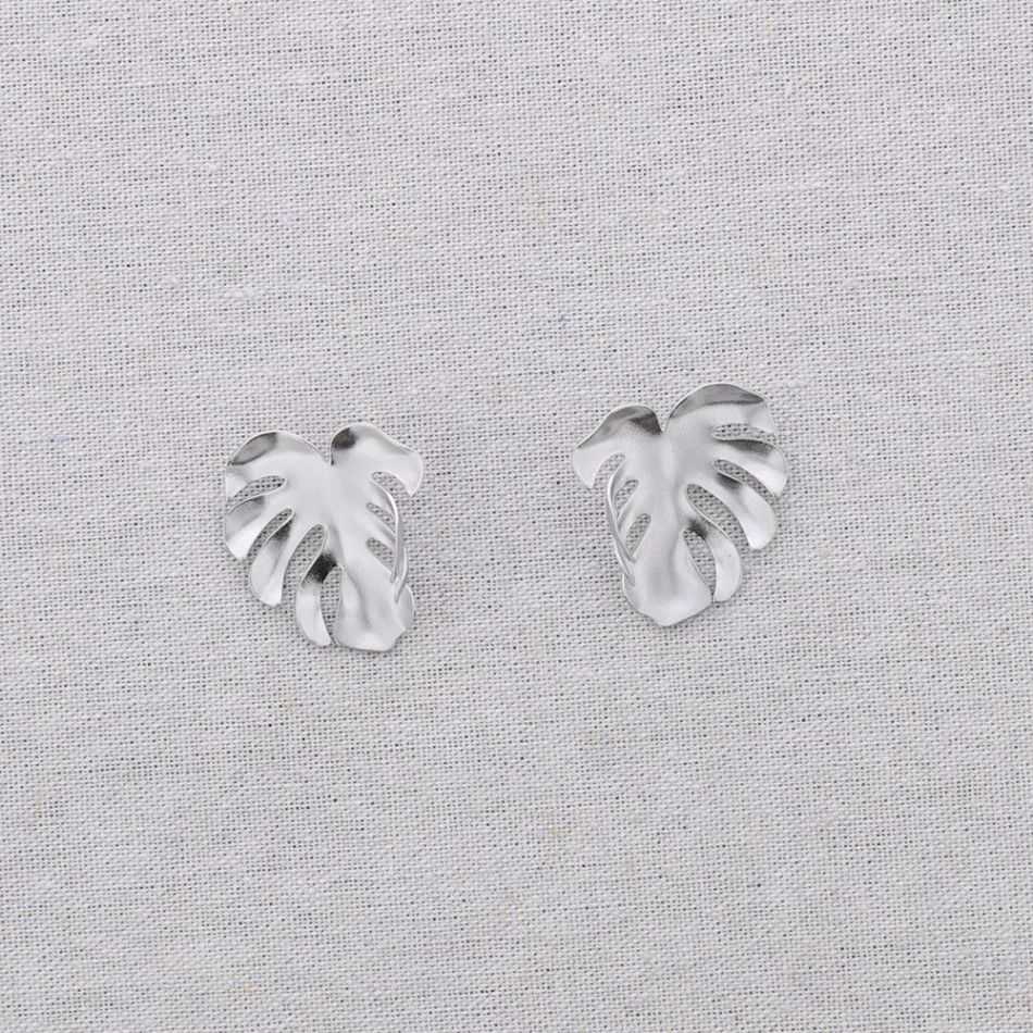 STEEL EARRINGS WITH CHEESE PLANT LEAF