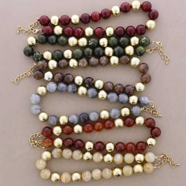 CHOKER WITH BEADS, BALLS, METALLIC FINISH, AND RESIN