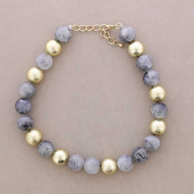 CHOKER WITH BEADS, BALLS, METALLIC FINISH, AND RESIN