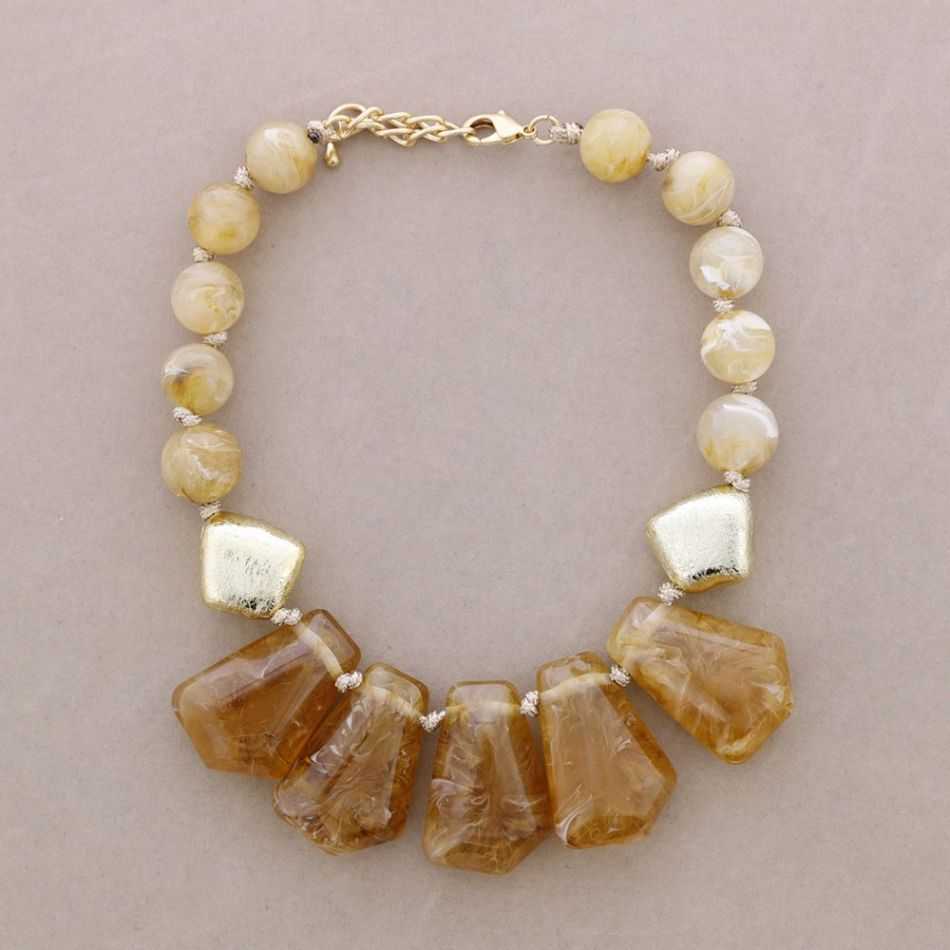 CHOKER WITH BEADS, METALLIC FINISH, AND RESIN