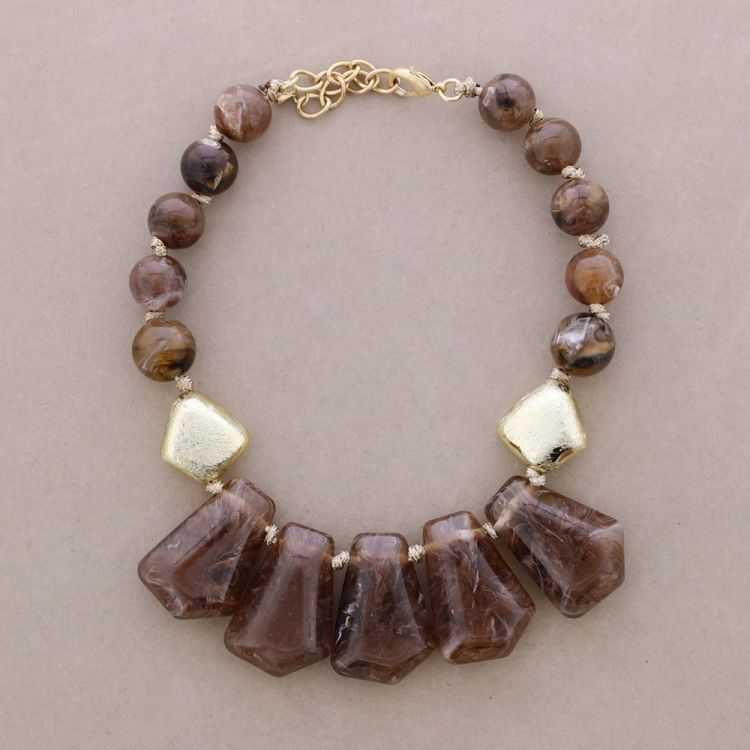 CHOKER WITH BEADS, METALLIC FINISH, AND RESIN 2