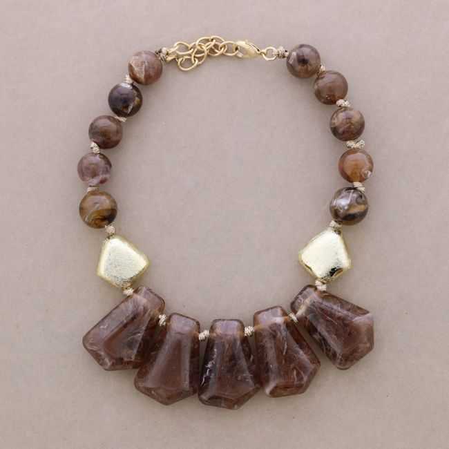 CHOKER WITH BEADS, METALLIC FINISH, AND RESIN