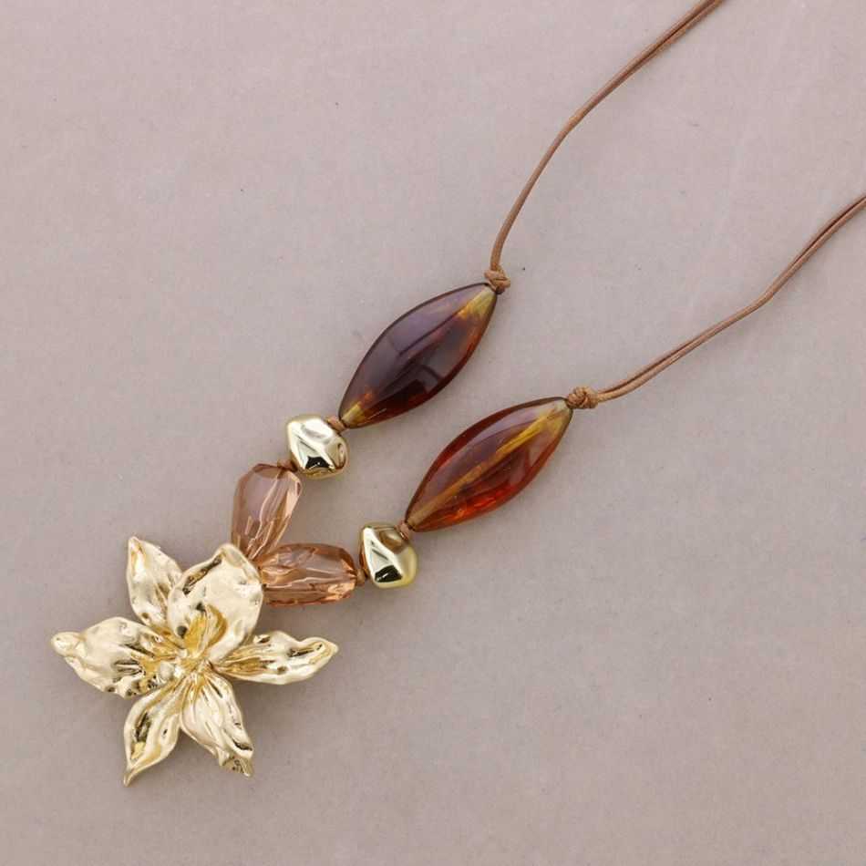 GARGANTILLA COLGANTE FLOR METAL CUENTAS RESINA