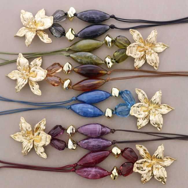 GARGANTILLA COLGANTE FLOR METAL CUENTAS RESINA