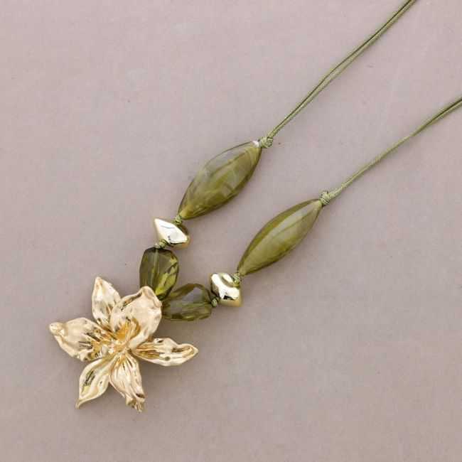 GARGANTILLA COLGANTE FLOR METAL CUENTAS RESINA