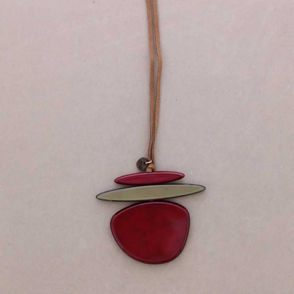 RESIN PENDANT NECKLACE