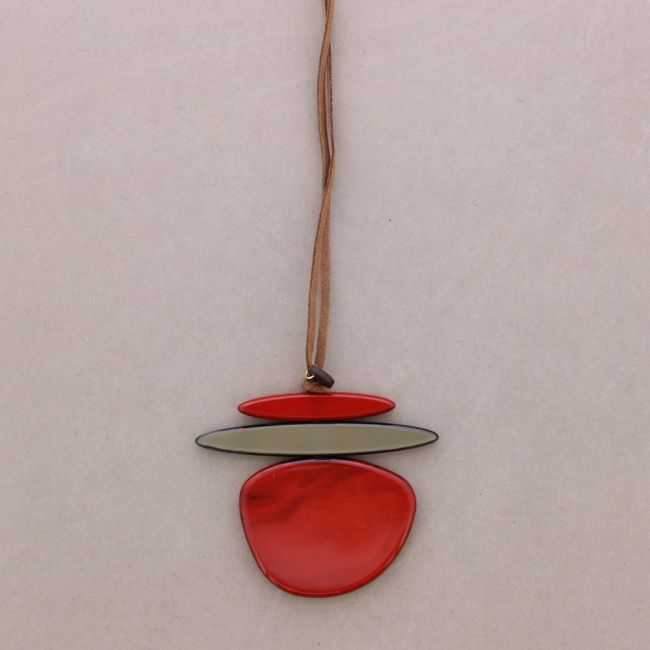 RESIN PENDANT NECKLACE