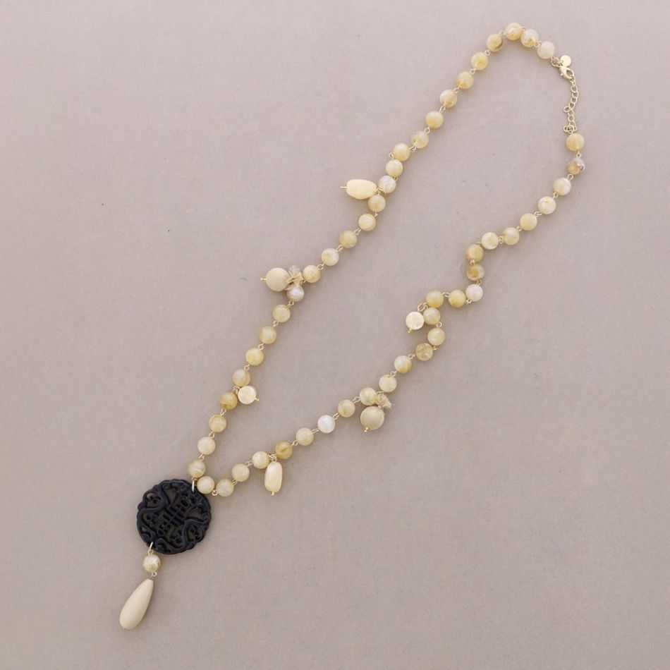COLLAR LARGO CUENTAS BOLAS COLGANTES MEDALLA FILIGRANA RESINA