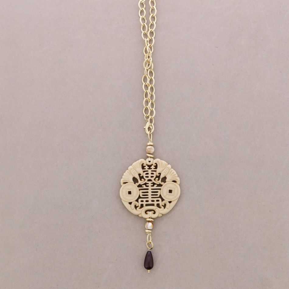 COLLAR LARGO METAL COLGANTE MEDALLA FILIGRANA RESINA