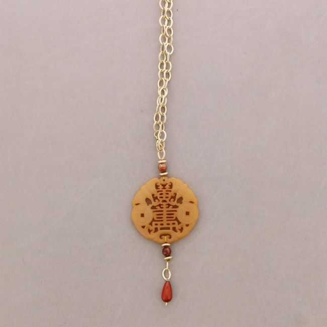 COLLAR LARGO METAL COLGANTE MEDALLA FILIGRANA RESINA
