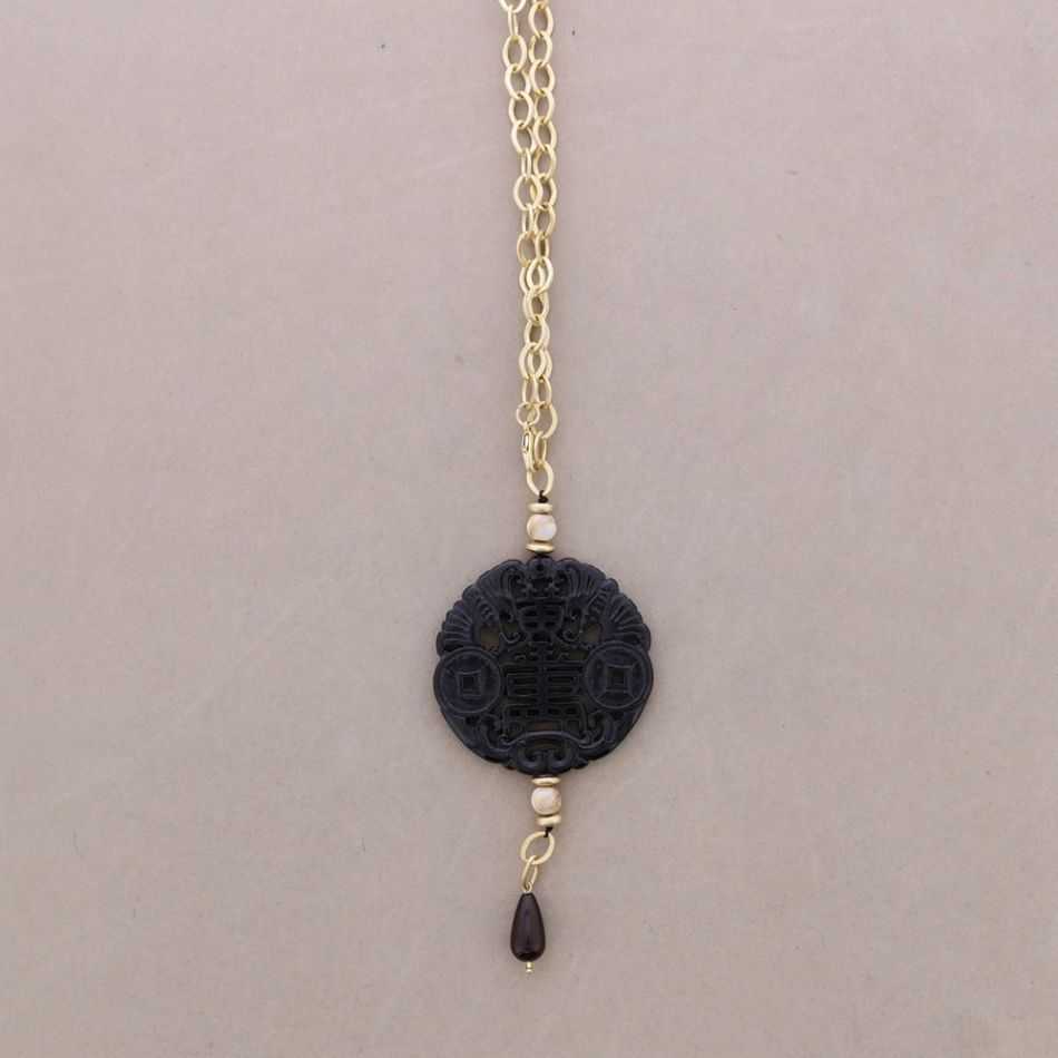 COLLAR LARGO METAL COLGANTE MEDALLA FILIGRANA RESINA