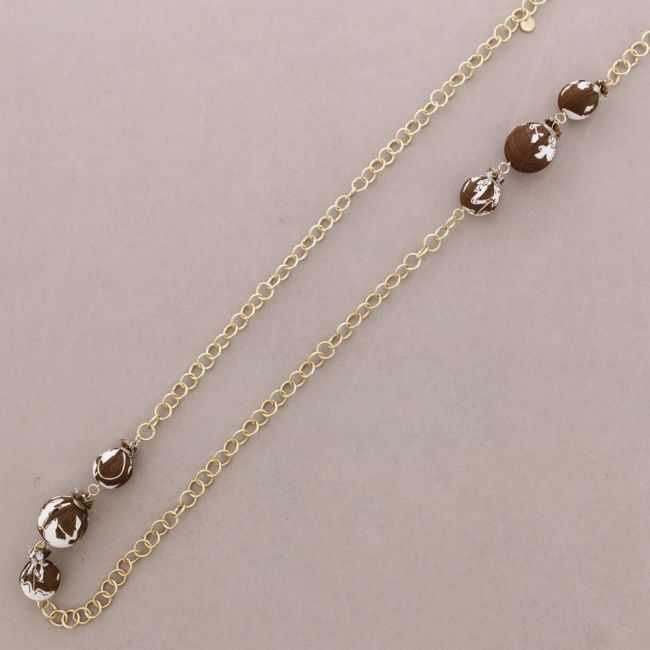 LONG METAL NECKLACE WITH FABRIC-COVERED BEADS