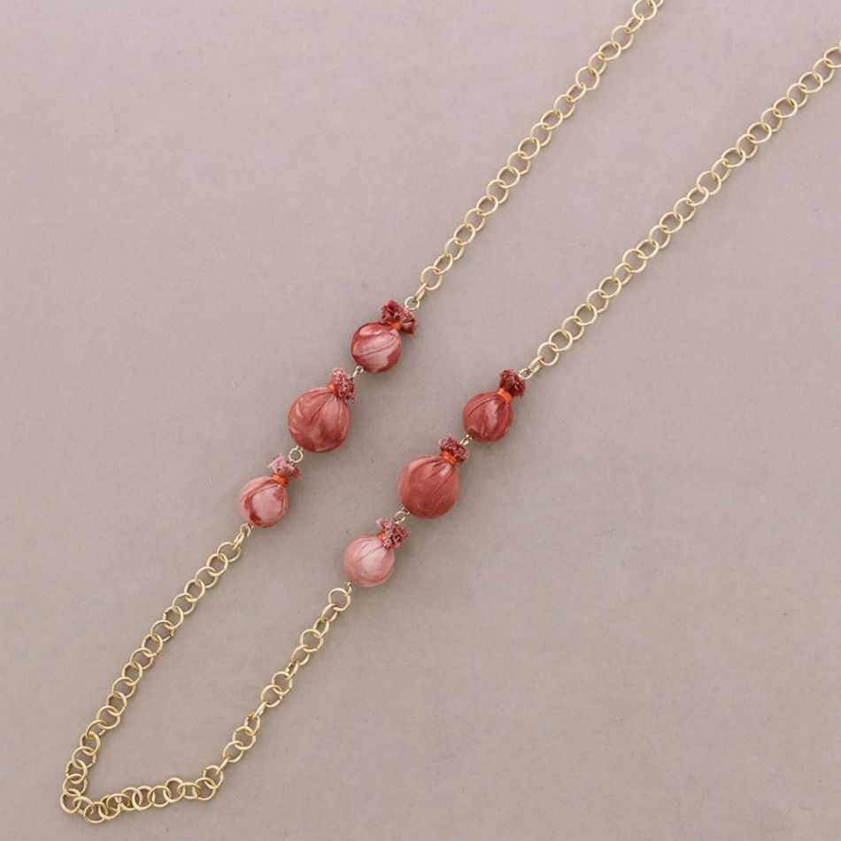 LONG METAL NECKLACE WITH FABRIC-COVERED BEADS