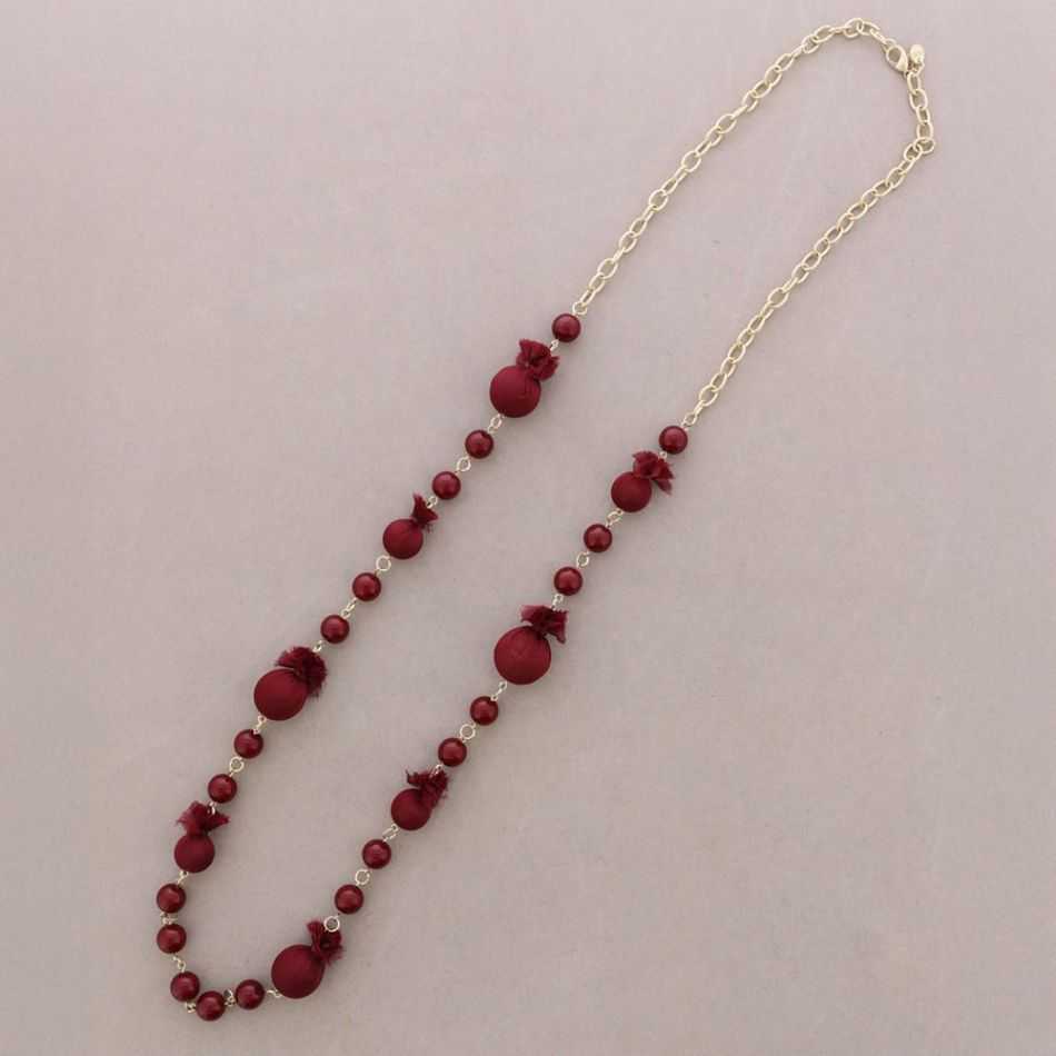 COLLAR LARGO CUENTAS RESINA BOLAS FORRADAS TELA