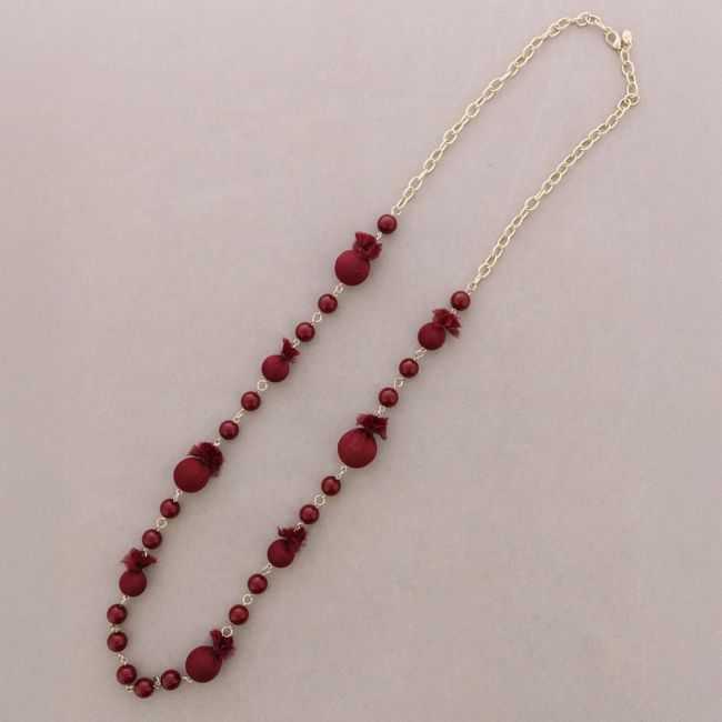 COLLAR LARGO CUENTAS RESINA BOLAS FORRADAS TELA