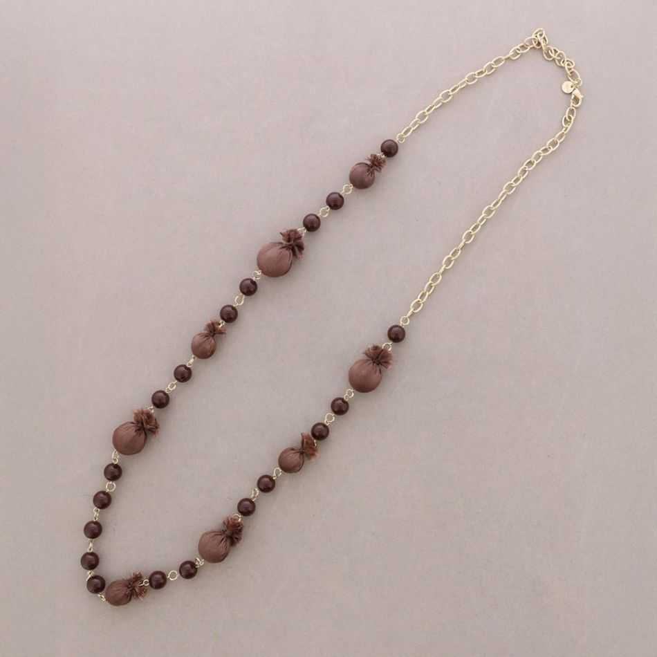 COLLAR LARGO CUENTAS RESINA BOLAS FORRADAS TELA