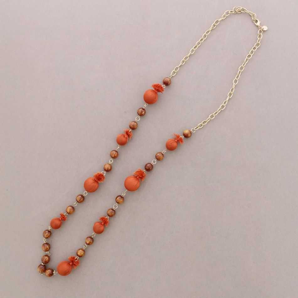 COLLAR LARGO CUENTAS RESINA BOLAS FORRADAS TELA