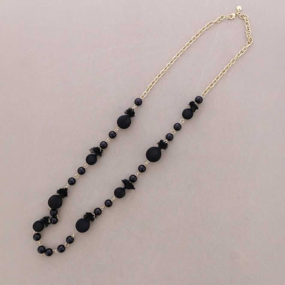 COLLAR LARGO CUENTAS RESINA BOLAS FORRADAS TELA