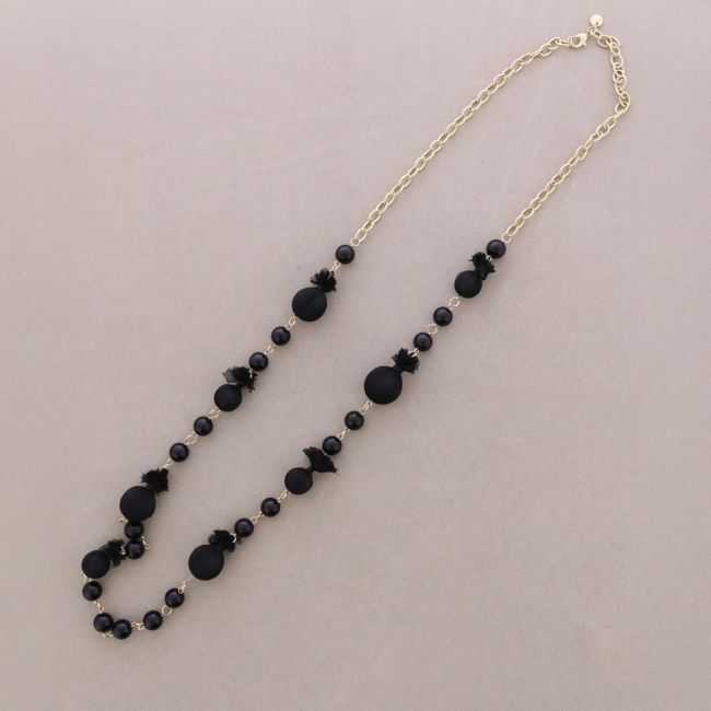 COLLAR LARGO CUENTAS RESINA BOLAS FORRADAS TELA