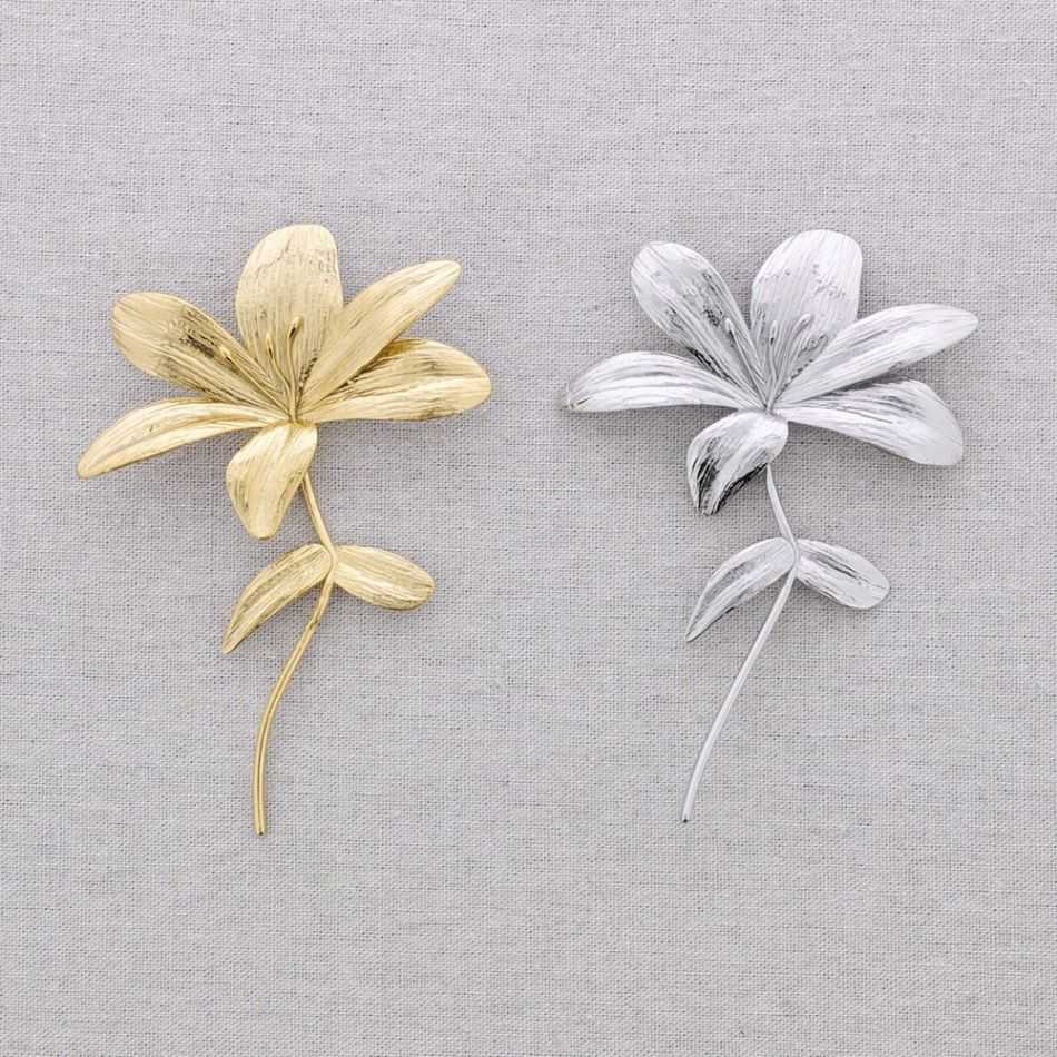 STEEL FLOWER BROOCH