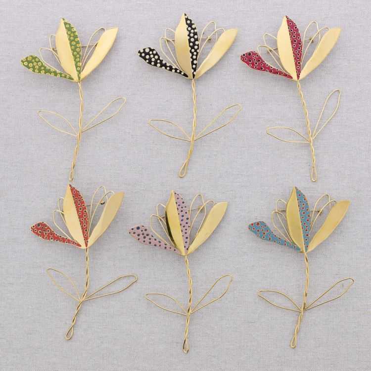 BROCHE ACERO FLOR ESMALTE 2