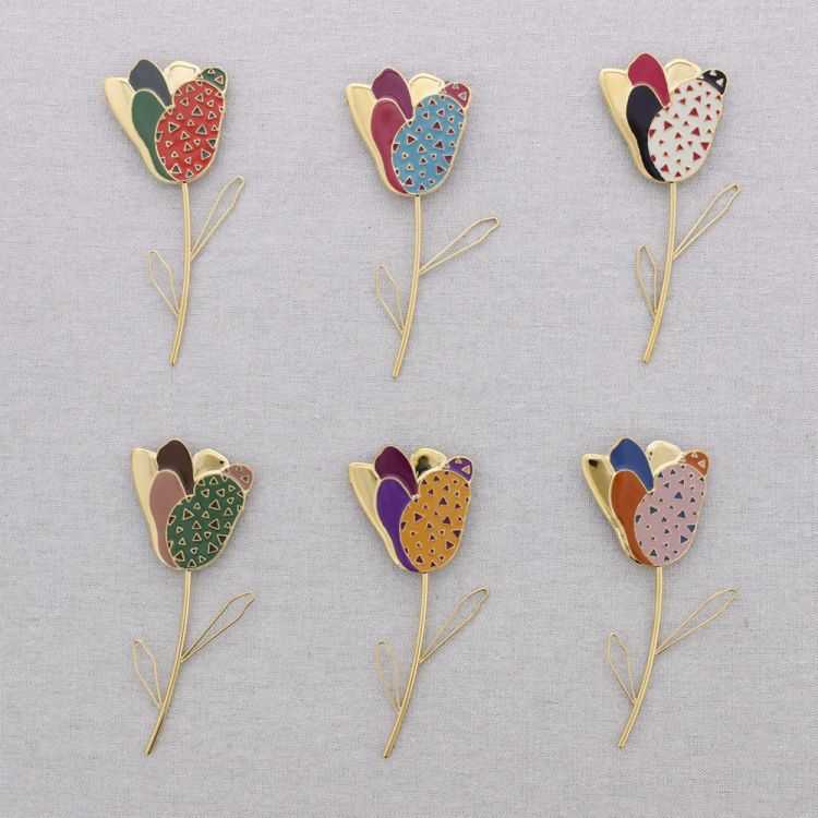 BROCHE ACERO FLOR ESMALTE 2
