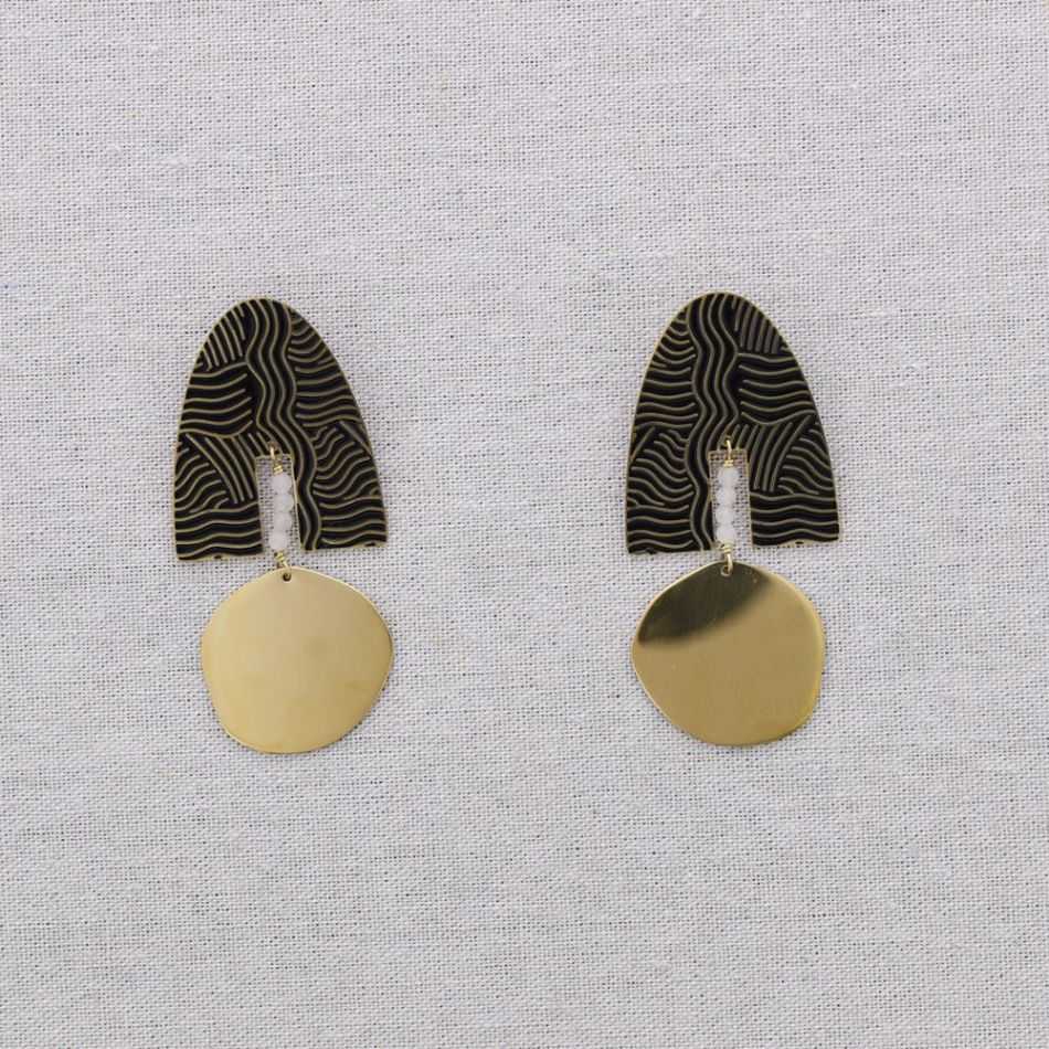 PENDANT STEEL EARRINGS  WITH ENAMEL MEDALLION