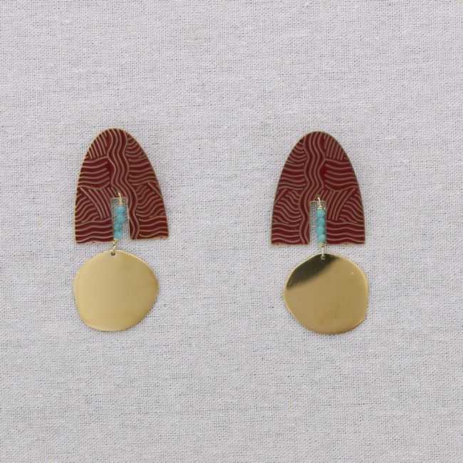 PENDANT STEEL EARRINGS  WITH ENAMEL MEDALLION