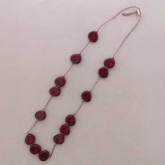 COLLAR LARGO CUENTAS MEDALLA RESINA