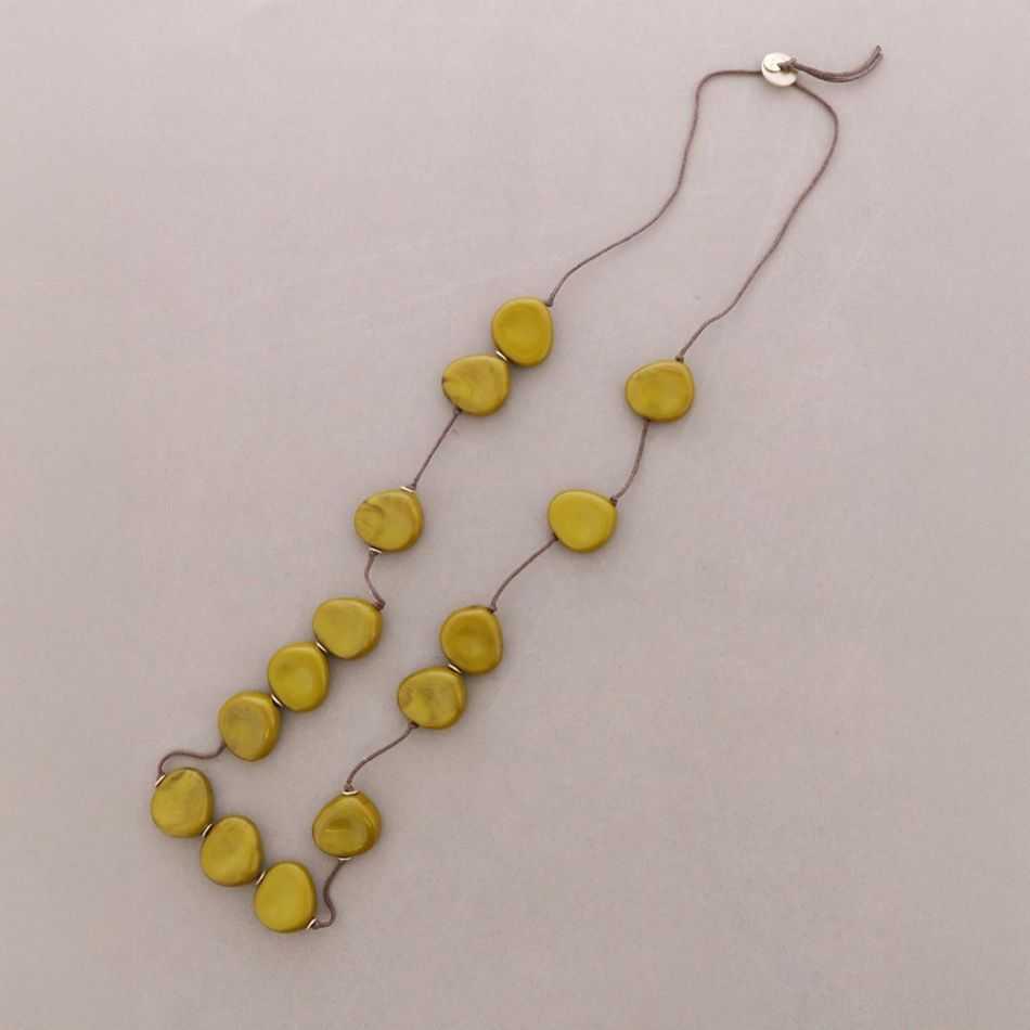 COLLAR LARGO CUENTAS MEDALLA RESINA