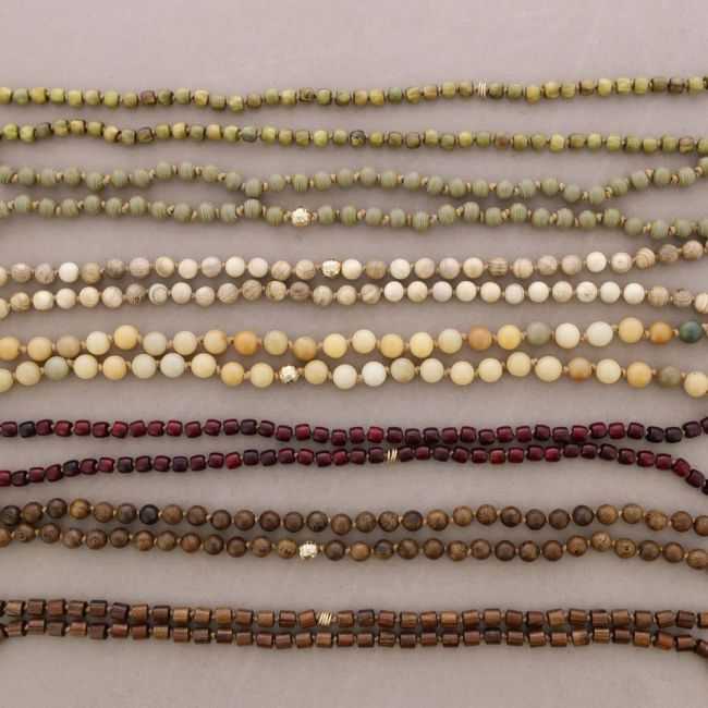 LONG WOODEN BEAD NECKLACE 100CM