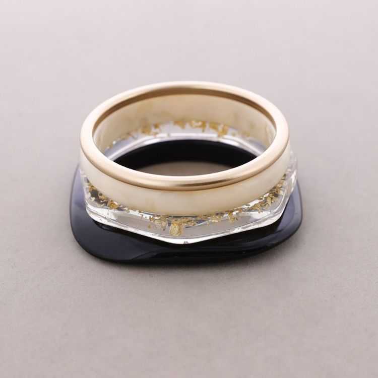 SET OF RIGID RESIN AND METAL BRACELETS 2