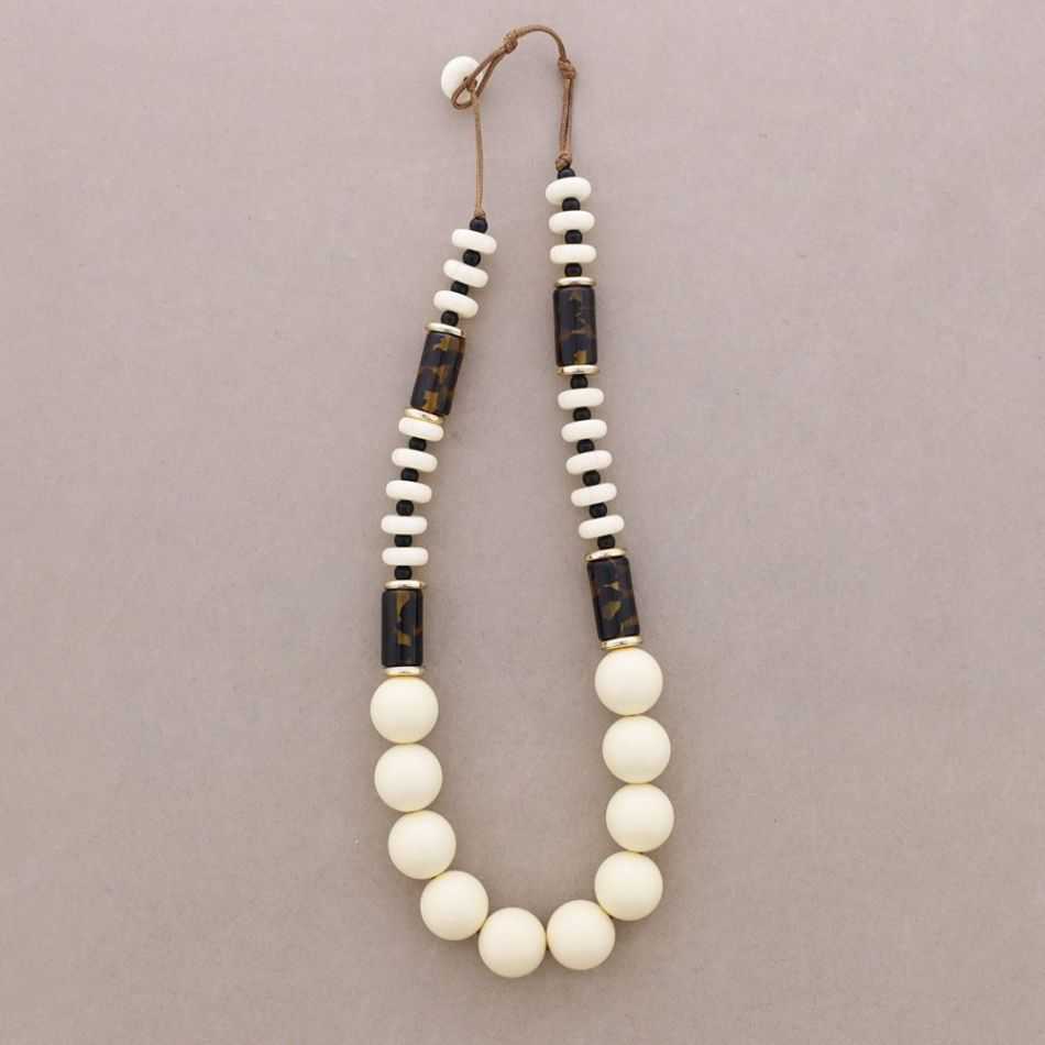 COLLAR LARGO CUENTAS RESINA