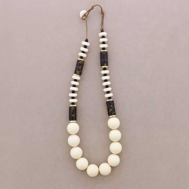 COLLAR LARGO CUENTAS RESINA