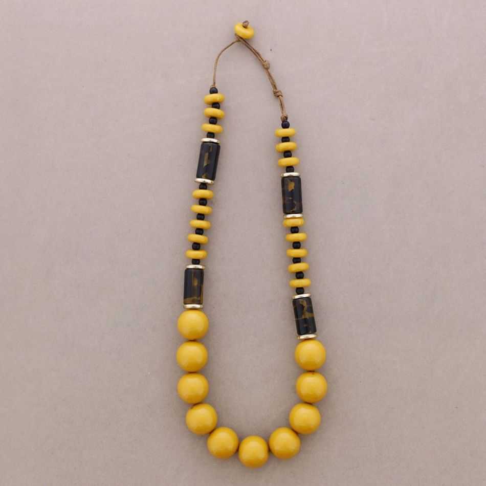 COLLAR LARGO CUENTAS RESINA