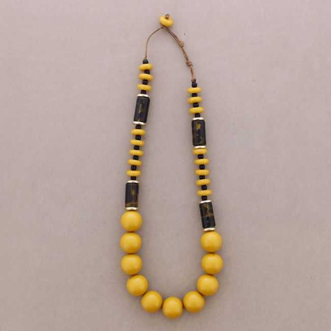 COLLAR LARGO CUENTAS RESINA