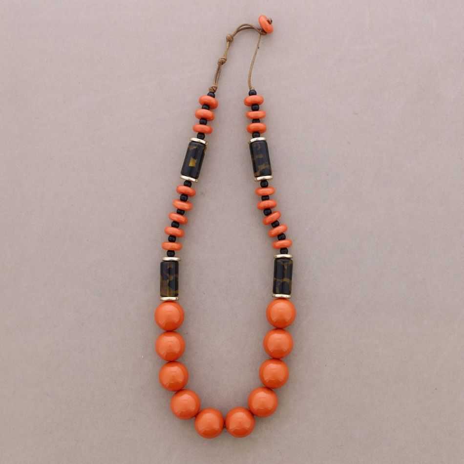COLLAR LARGO CUENTAS RESINA