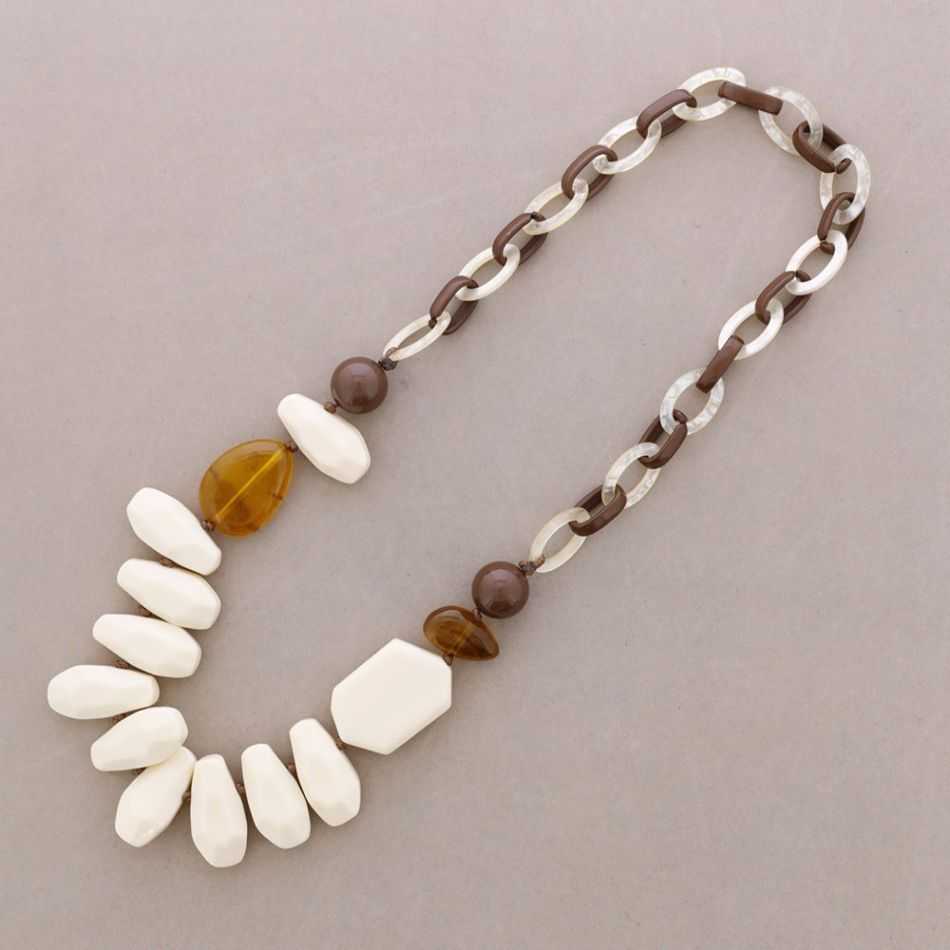 LONG NECKLACE WITH LINKS AND RESIN BEADS