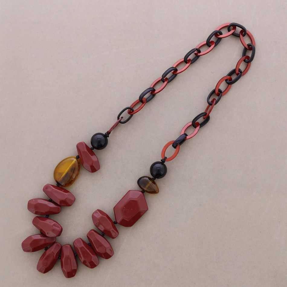 LONG NECKLACE WITH LINKS AND RESIN BEADS
