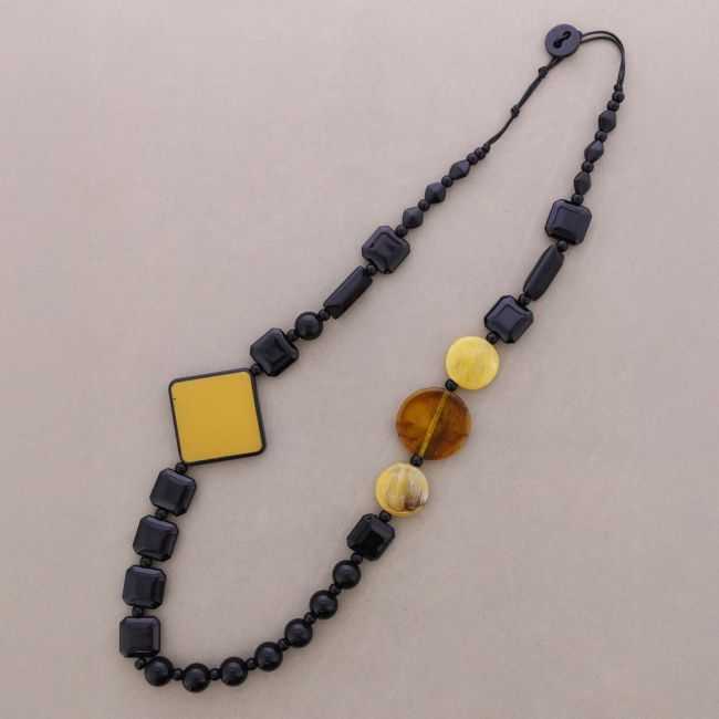 COLLAR LARGO CUENTAS RESINA