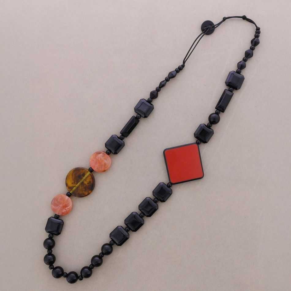 COLLAR LARGO CUENTAS RESINA
