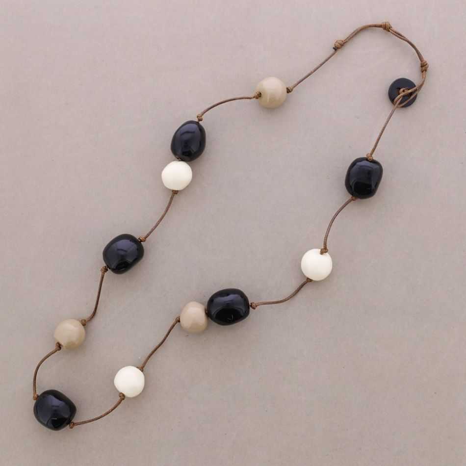 COLLAR LARGO CUENTAS BOLAS RESINA