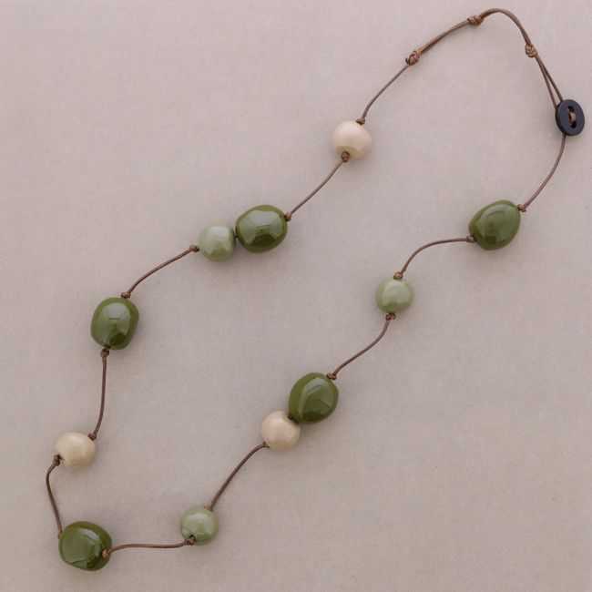 COLLAR LARGO CUENTAS BOLAS RESINA