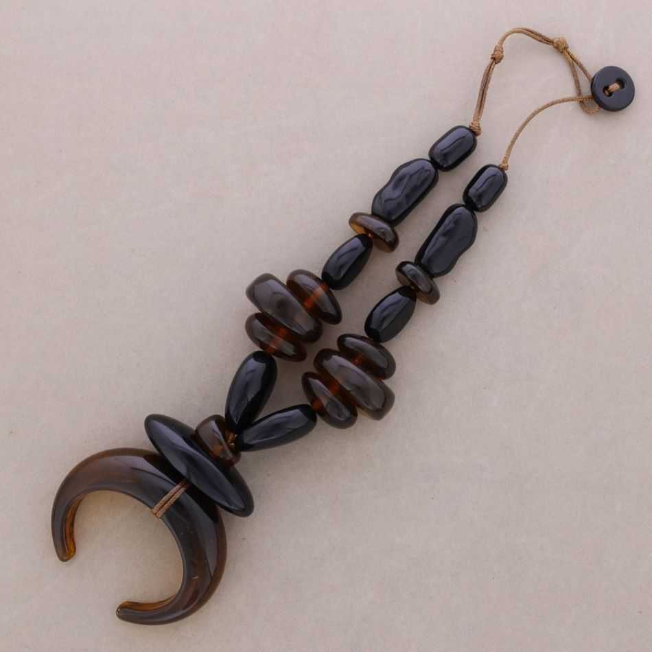 RESIN HORN PENDANT CHOKER