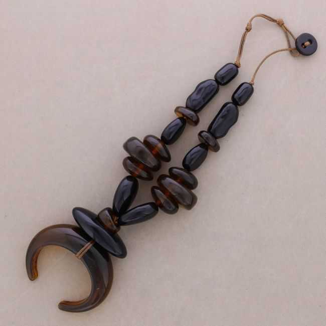 RESIN HORN PENDANT CHOKER
