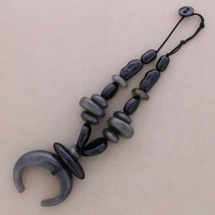 RESIN HORN PENDANT CHOKER