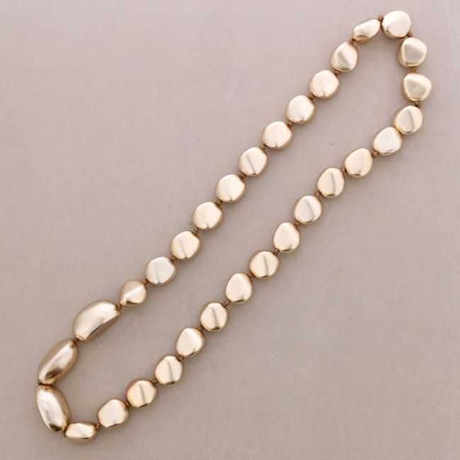 COLLAR LARGO CUENTAS IRREGULARES RESINA
